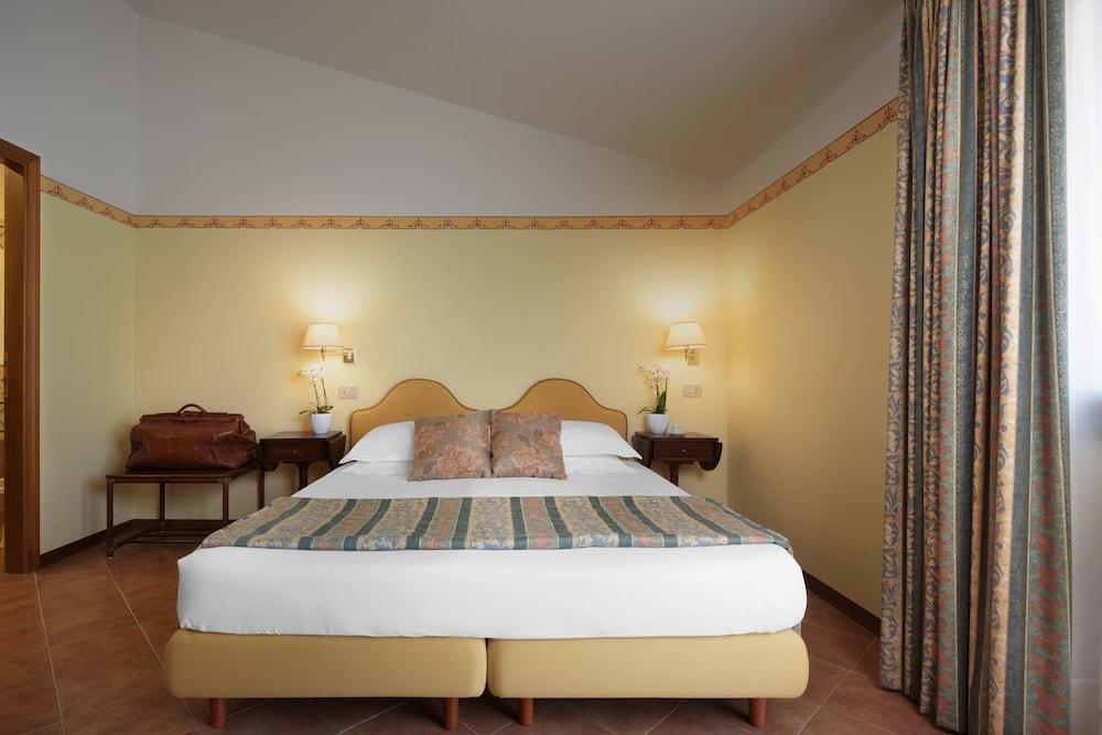 Hotel San Gregorio Πιέντσα Εξωτερικό φωτογραφία