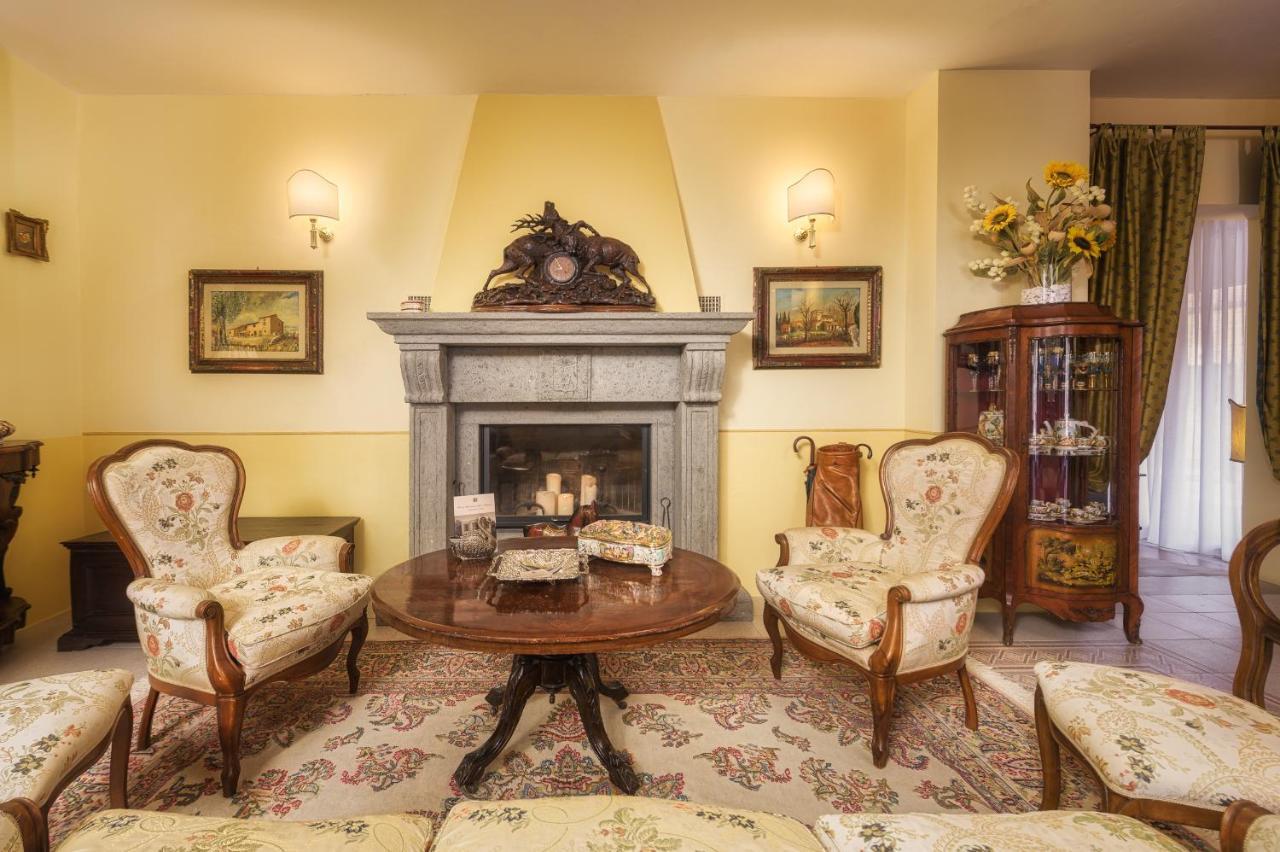 Hotel San Gregorio Πιέντσα Εξωτερικό φωτογραφία