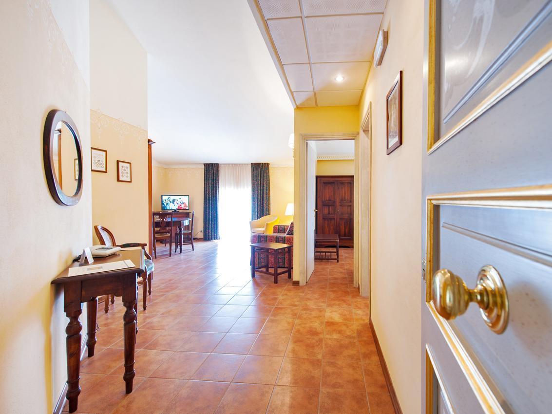 Hotel San Gregorio Πιέντσα Εξωτερικό φωτογραφία