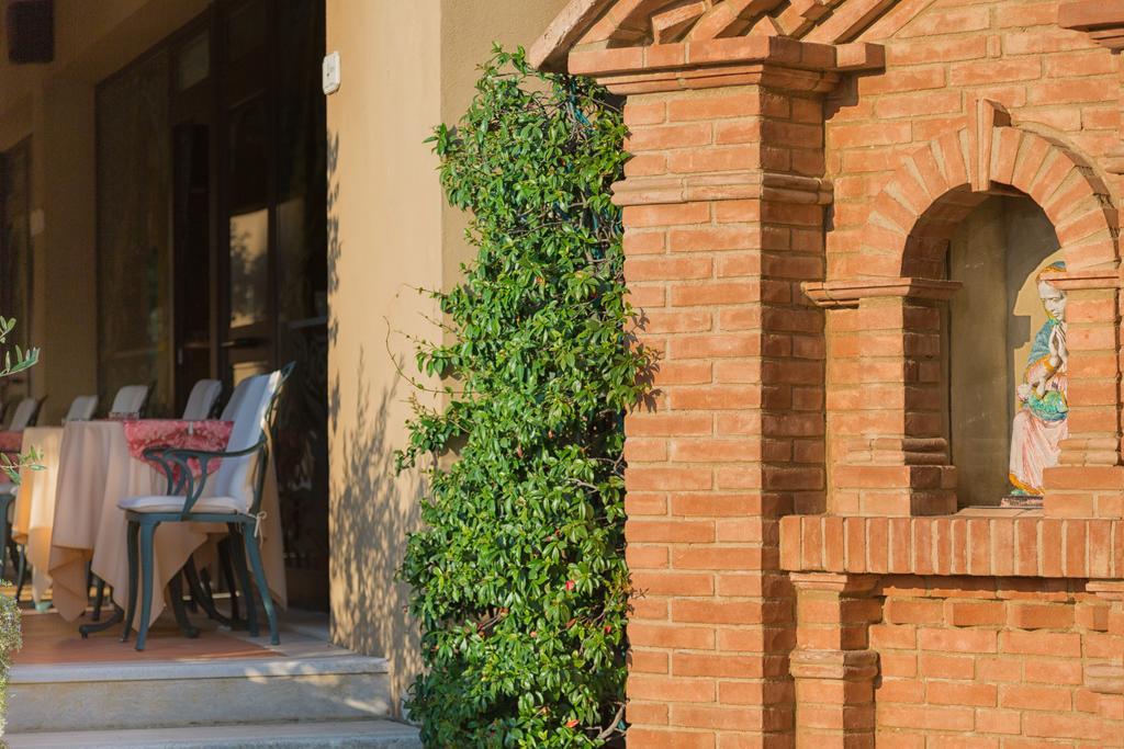 Hotel San Gregorio Πιέντσα Εξωτερικό φωτογραφία