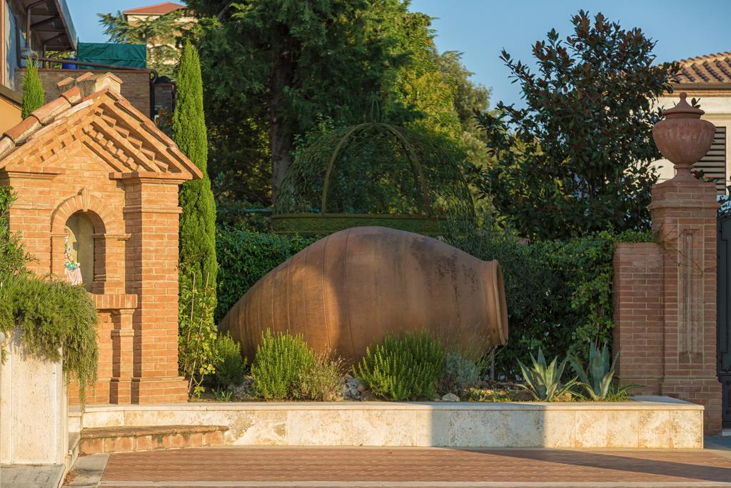 Hotel San Gregorio Πιέντσα Εξωτερικό φωτογραφία